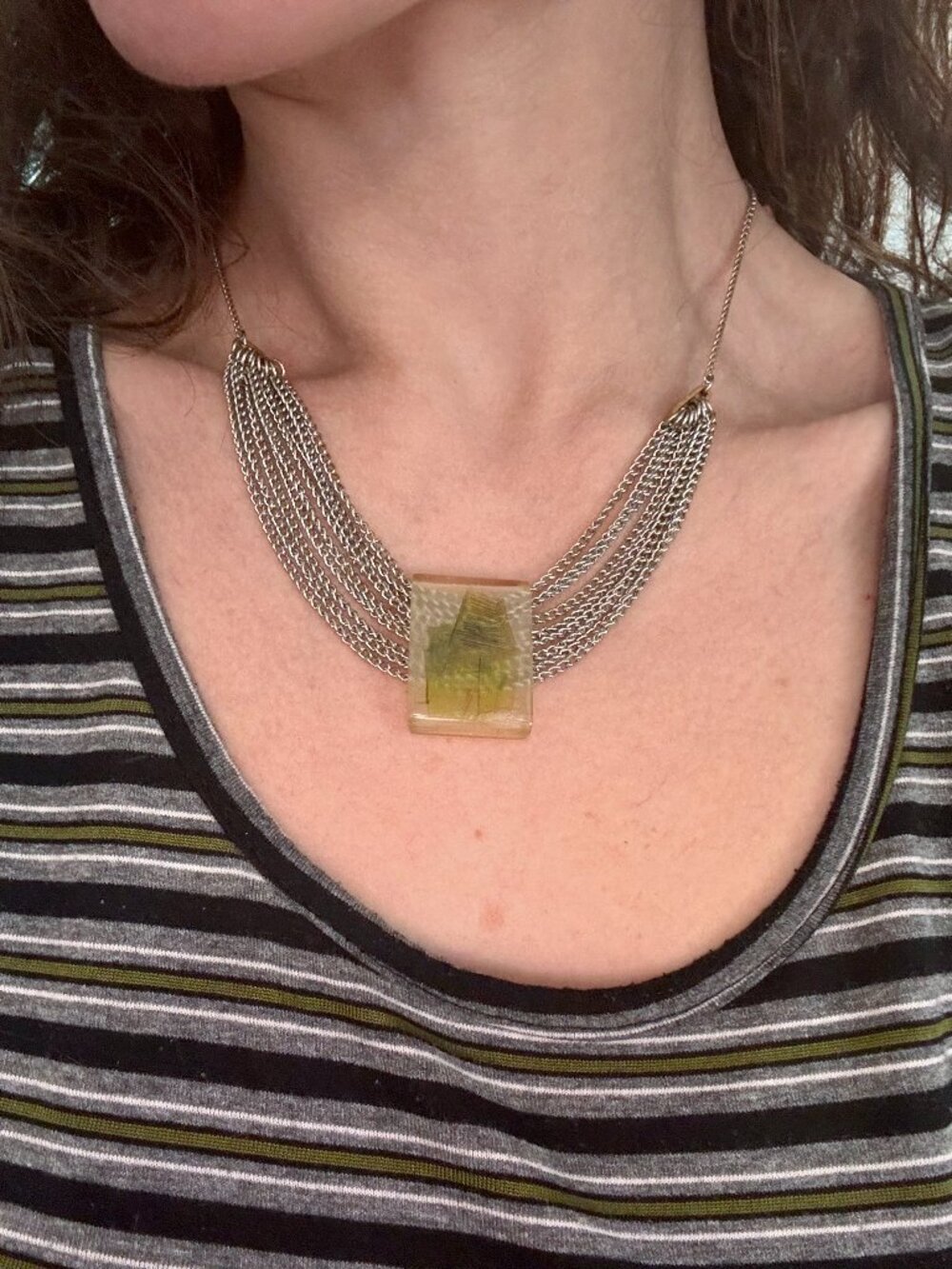 Vtg Anne-Marie Chagnon Green Resin Geometric Draped Bib Necklace